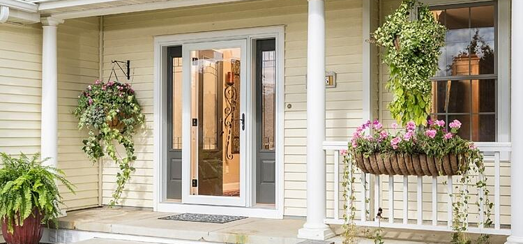screen door installation in San Juan Capistrano